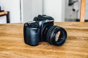 Canon EOS DSLR ve 50mm Lens